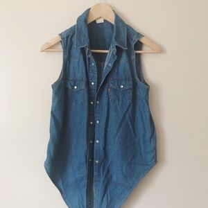 🌻Levi’s chambray vest🌻🌻